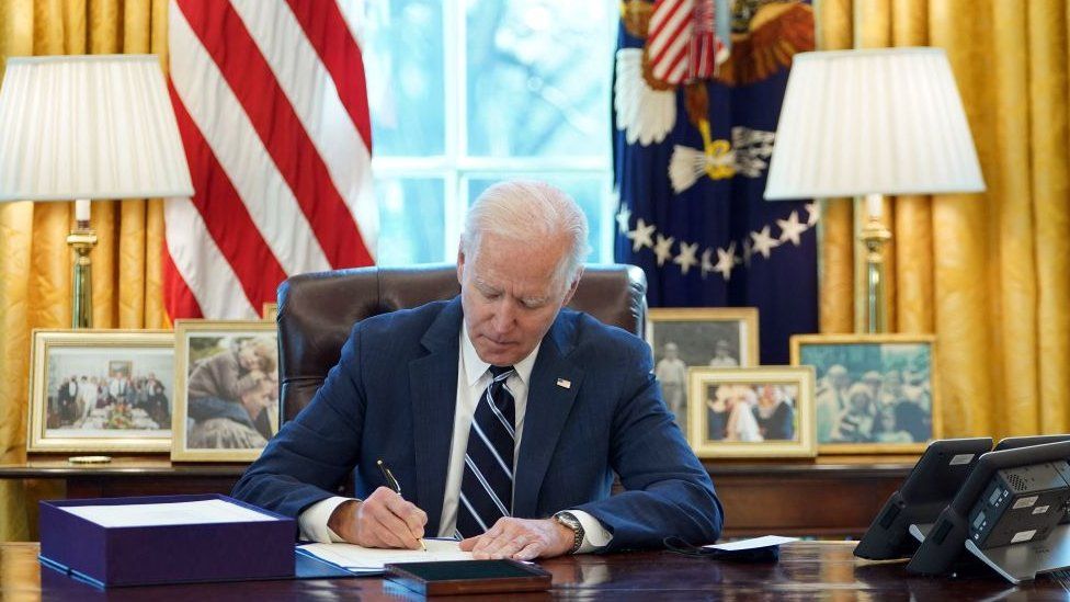 Pointing Fingers: Biden’s Senate in 2022